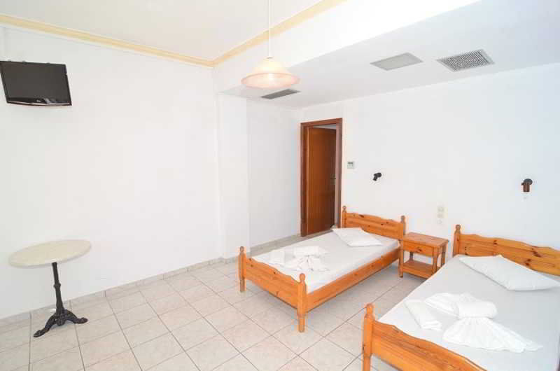 Athina Apartments 자킨토스 타운 외부 사진